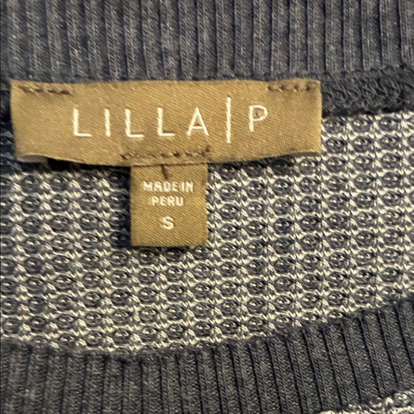 Lilla P Small Gray Long Sleeve Waffle Knit with Rounded Hem Top. - Picture 2 of 7